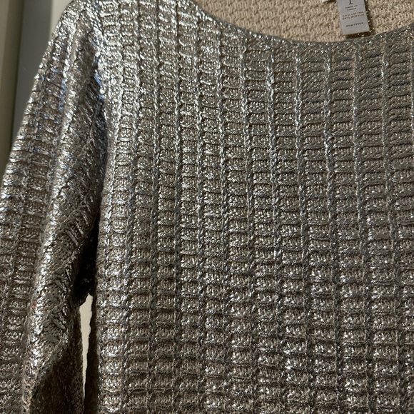 CHICOS Silver Sweater Size 1, 8/10 - Picture 4 of 6